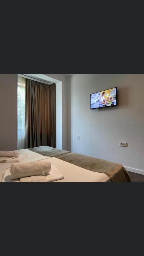 Manea Orsova Hotell Eksteriør bilde
