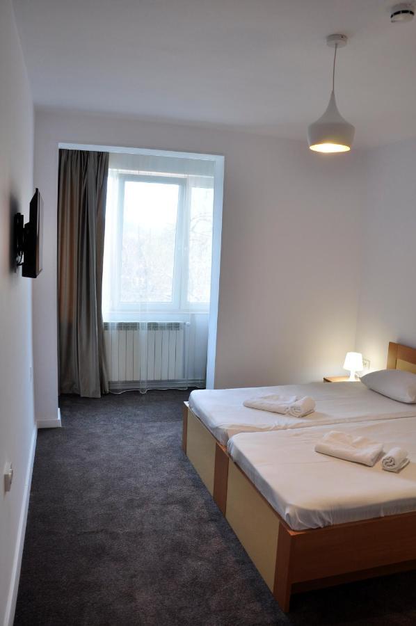 Manea Orsova Hotell Eksteriør bilde