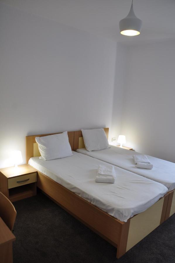 Manea Orsova Hotell Eksteriør bilde