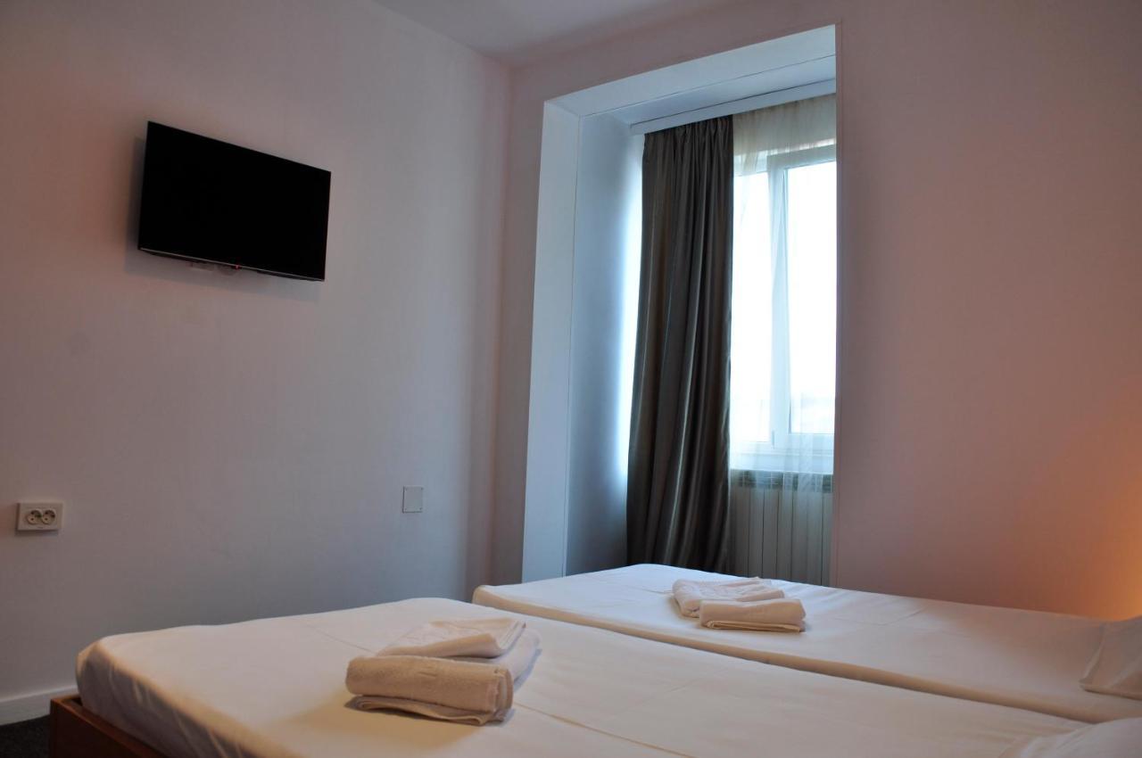 Manea Orsova Hotell Eksteriør bilde