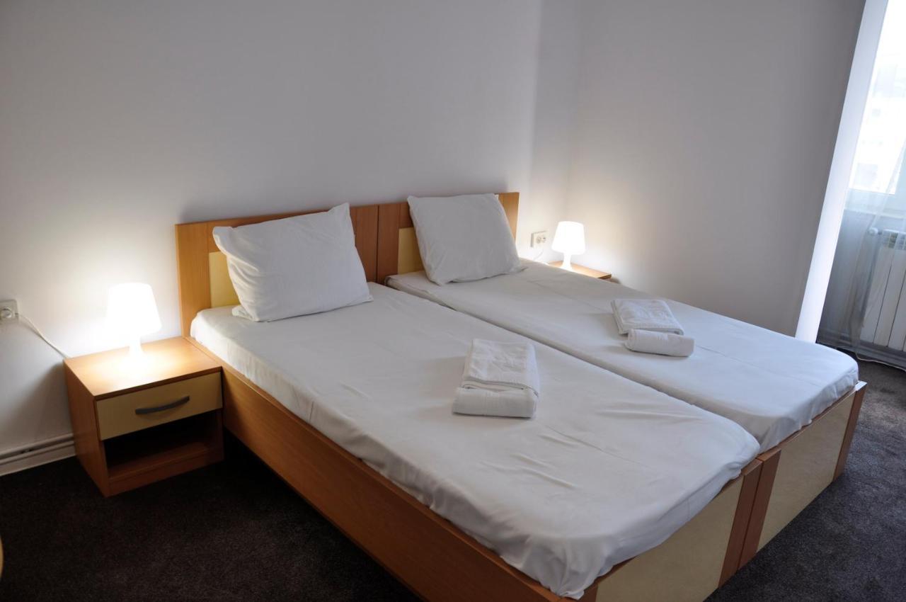 Manea Orsova Hotell Eksteriør bilde