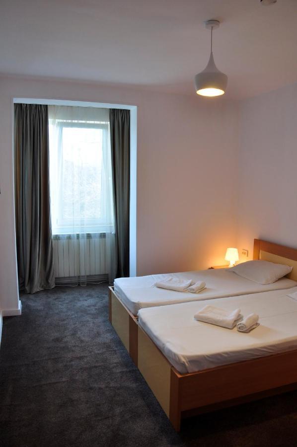 Manea Orsova Hotell Eksteriør bilde