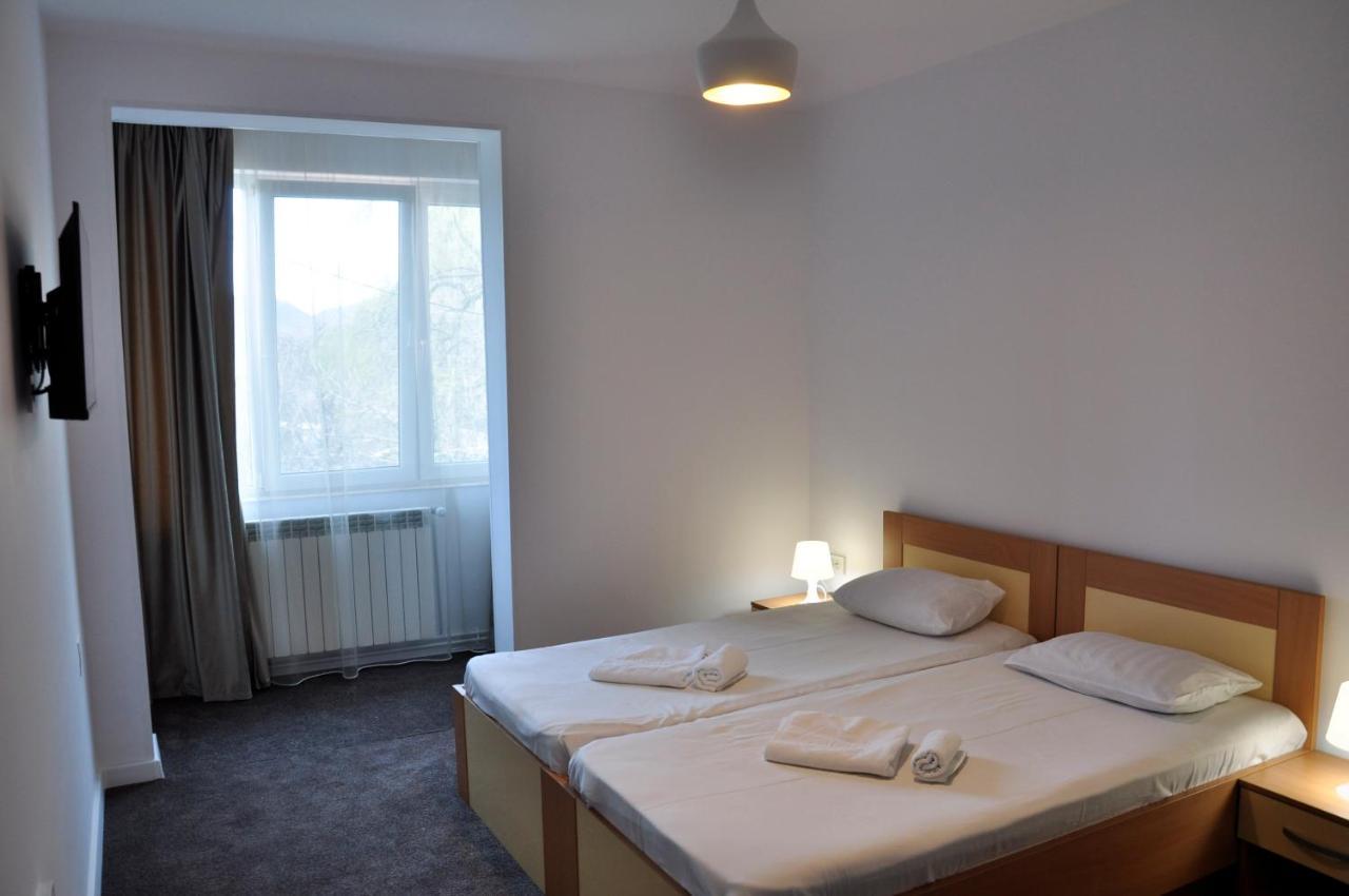Manea Orsova Hotell Eksteriør bilde